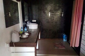 Hair dryer, toilet paper - The Home Maldives (Your paradise begins) (Dhiffushi)