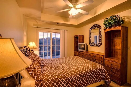 Walk-in Eagles Nest Condo with Wooded Views Pool and Hot Tub next to Silver Doll