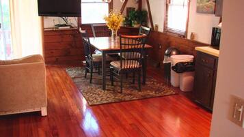 TV connectée, cheminée, lecteur de DVD