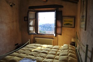 3 dormitorios, tabla de planchar con plancha, Internet