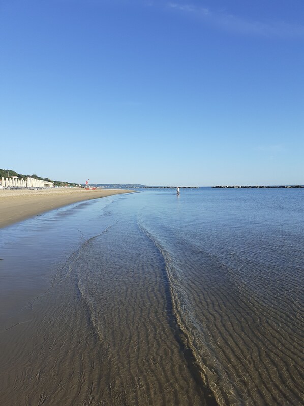 Solsenger og strandhåndklær