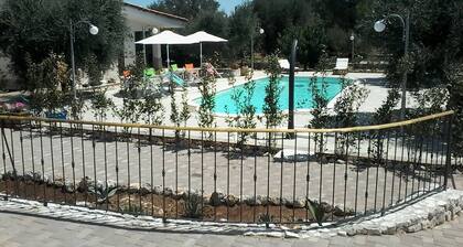 TENUTA LE CRIE, VILLETTA RESIDENCE mit Schwimmbad und Tennisplatz