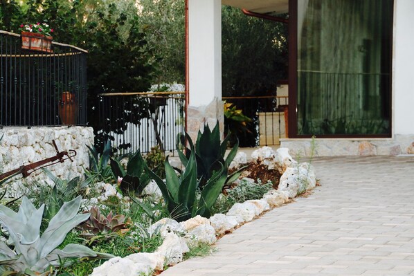 Property grounds - TENUTA LE CRIE, VILLETTA RESIDENCE with swimming pool and tennis court (Muro Leccese)