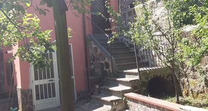 Petite villa dans le paysage de collines fraĂźches et pittoresques de Roccamonfina