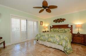 2 bedrooms, iron/ironing board, free WiFi, bed sheets - Beautiful View - Steps from Siesta Key Beach! See it to believe it! (Sarasota)