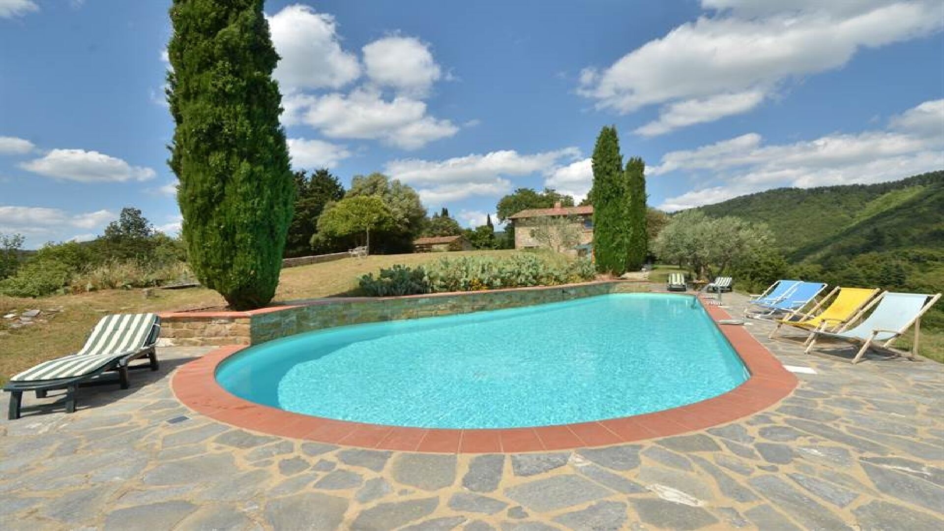 Large tosca American country house in a dream location and absolute calm