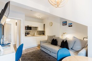 Design Apartment, 2 Bedrooms, Non Smoking, Kitchenette | Private kitchen