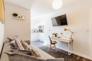 Premier Apartment, 1 King Bed with Sofa bed, Kitchenette, Ground Floor | Living area | 42-inch Smart TV with digital channels, TV