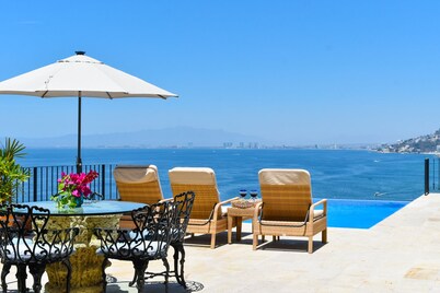 Private villa- 3 bdrm & 4 bath with ocean views and new private infinity pool 