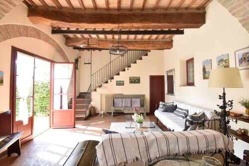 Le Muricce 8 (+2) henkilölle, Villa ja riippuvuus, puutarha ja uima-allas