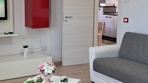 تلفزيون بشاشة مسطحة