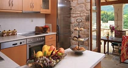 Villa Loukas (3 Bedroom, Sleeps 6)