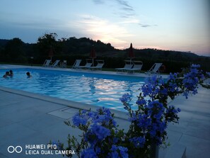Pool - Farmhouse in the heart of Tuscany, in the magnificent scenery of the countryside (Toscana)