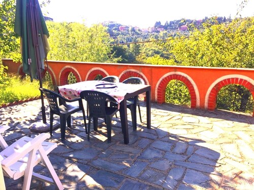 Villetta of 60 mq with splendid garden and sight on the Apuane 