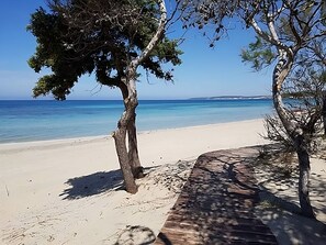 Plage à proximité, chaises longues