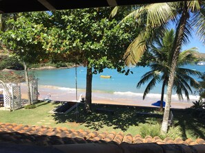 Property grounds - Ferradura Beachfront mansion, 5 suites and spacious garden (Armação dos Búzios)