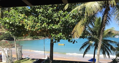 Ferradura Beachfront mansion, 5 suites and spacious garden