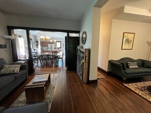 Smart TV, DVD player, books - Historic charm in downtown Tryon; 18 Minutes from Tryon Intl Equestrian Center (Tryon)