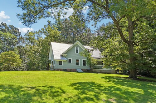 Historic charm in downtown Tryon; 18 Minutes from Tryon Intl Equestrian Center