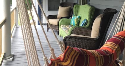 Historic charm in downtown Tryon; 18 Minutes from Tryon Intl Equestrian Center