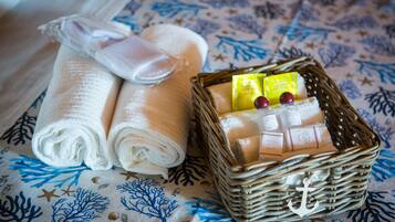 Dusche, Haartrockner, Bidet, Handtücher