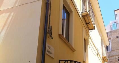 APPARTEMENT RENOVE DANS LE CENTRE HISTORIQUE COMPLET DE PIZZO