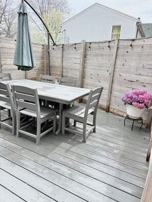 Outdoor dining - Newly Renovated, Classy, and Elegant! (Portland)