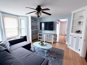 Unclassified image, 5 of 6, button - Newly Renovated, Classy, and Elegant! (Portland)