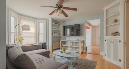 Newly Renovated, Classy, and Elegant!