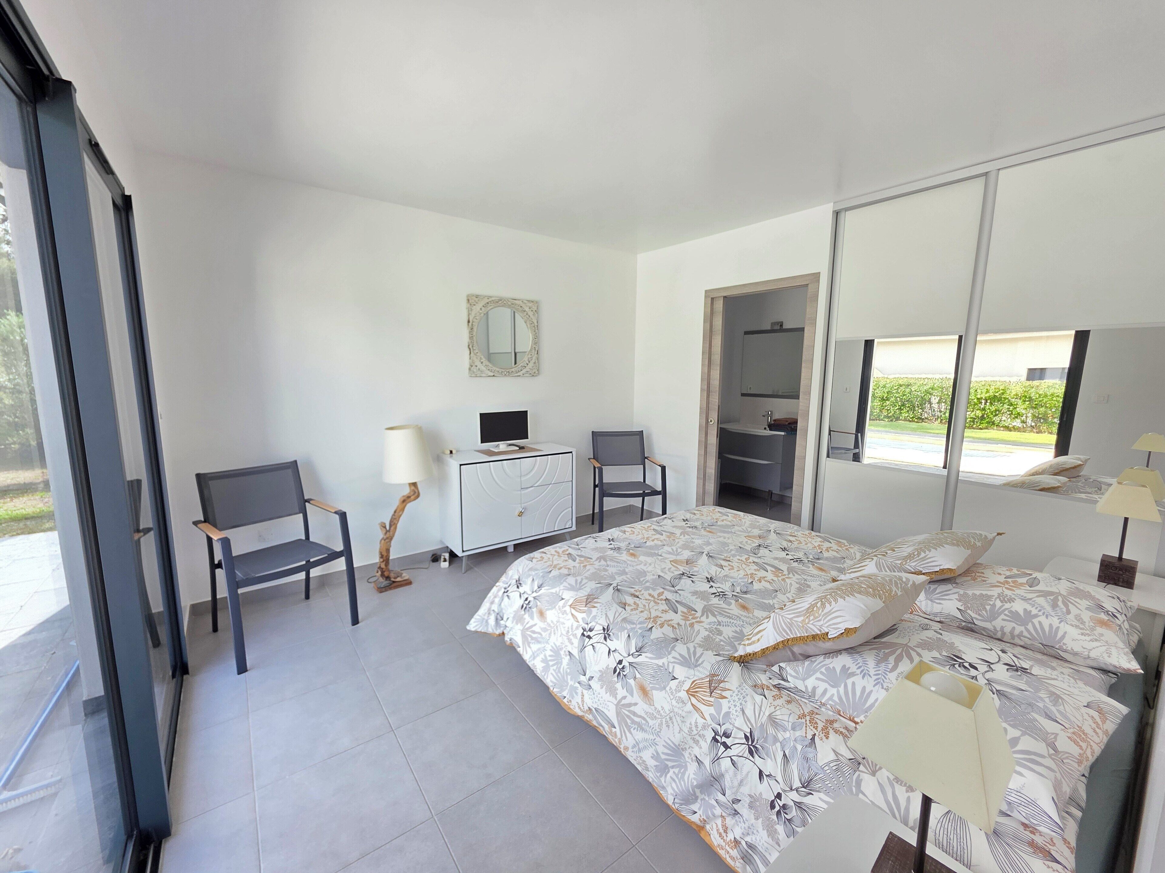 Superbe Villa Climatisée Piscine Chauffee -Proche Plage Pinarello - 8à10 P- 3sdb - Zonza