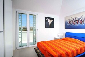 5 quartos, cofres nos quartos, ferros/tábuas de passar roupa