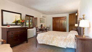 3 camere, ferro/asse da stiro, Wi-Fi gratuito, lenzuola
