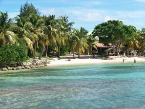 Beach nearby, sun-loungers, beach towels