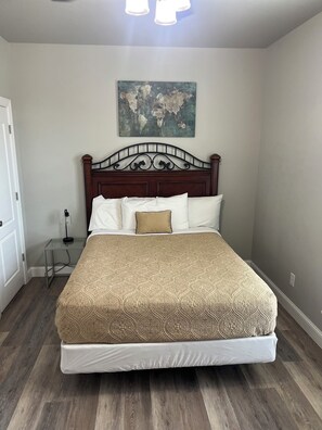 3 chambres, fer et planche à repasser, accès au Wi-Fi (inclus)