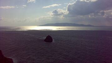 Beach nearby, beach towels