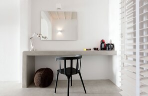 Interior - Junior pool front yard (Mikonos)