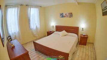 4 chambres, fer et planche Ă repasser, Wi-Fi, draps fournis