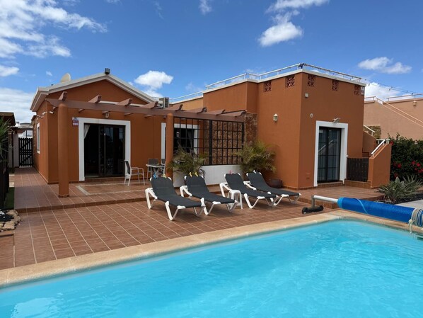 Piscine extérieure, piscine chauffée