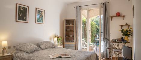 Bügeleisen/Bügelbrett, kostenloses WLAN