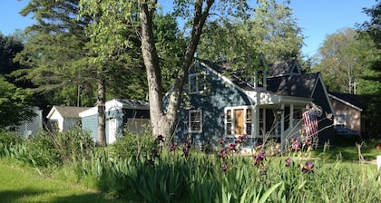 Smartly attired 3 bedroom conveniently close to Lake Huron and State Park
