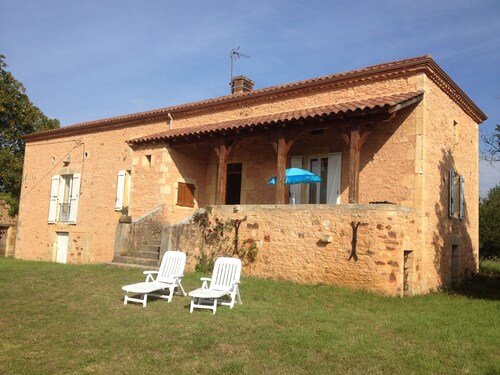 Beautiful 19th century stone country house on 20 ha- Near Bonaguil