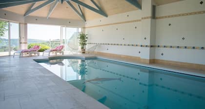 piscine intérieure du 1er Mai au 1er Octobre. Animaux non admis. sans vis-à -vis