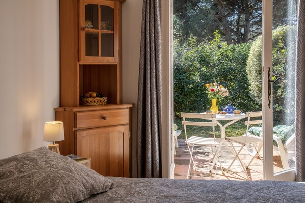 Bügeleisen/Bügelbrett, kostenloses WLAN, Bettwäsche