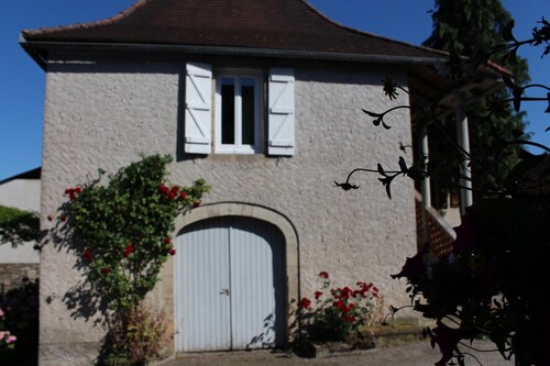 Quercy cottage on the farm --------------------------------------------- ---------