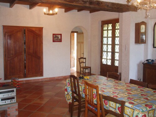 VERY PRETTY COUNTRY HOUSE IN BEAUTIFUL SURROUNDINGS