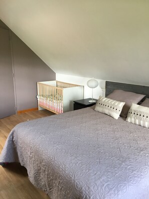 3 Schlafzimmer, Bügeleisen/Bügelbrett, kostenloses WLAN, Bettwäsche