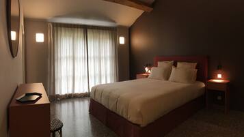 3 slaapkamers, een strijkplank/strijkijzer, reisbedje, gratis wifi