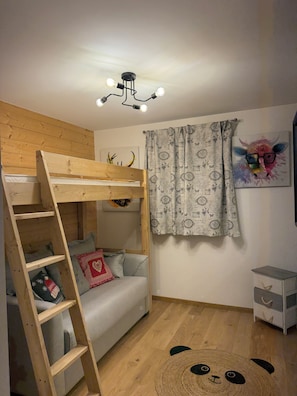 Interior - APARTMENT IN CHAMONIX, 3 BEDROOMS, 288 Rue Helbronner, 74500 Chamonix (Chamonix-Mont-Blanc)
