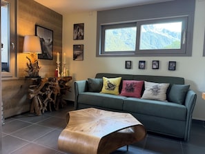 TV - APARTMENT IN CHAMONIX, 3 BEDROOMS, 288 Rue Helbronner, 74500 Chamonix (Chamonix-Mont-Blanc)