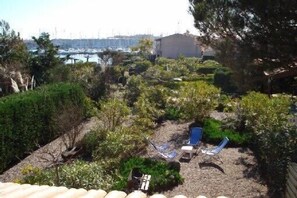 Property grounds - Marina ideal for 8 pple. overlooking a private beach, in the heart of cap d'agde (Agde)